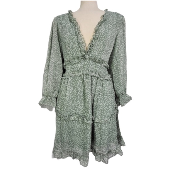 Sage Green and White Abstrac Print Long Sleeve Mini Dress Size Medium - Picture 1 of 6